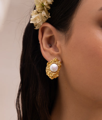 The Daphne Pearl Earrings