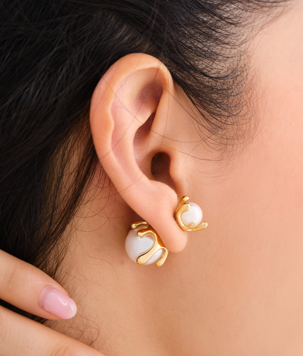 The Elaan Pearl Earrings