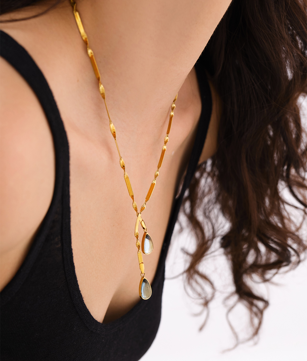 The Fleur Necklace