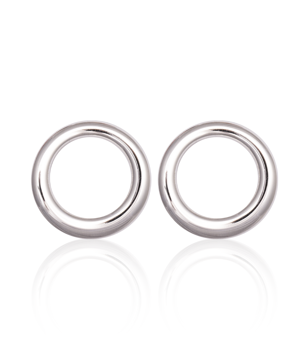 Round silver studs