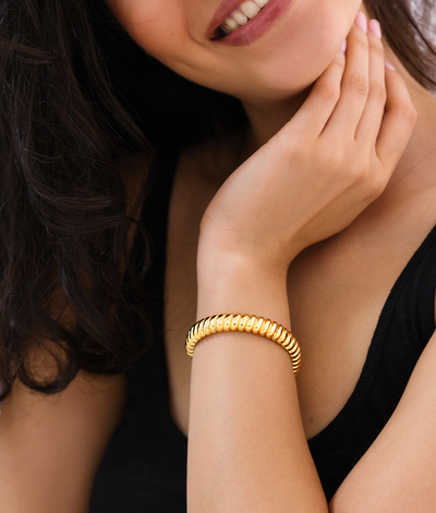 The Amaris Bangle