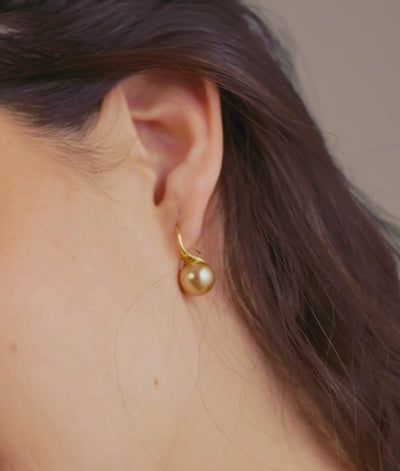 The Lily Pearl Earrings