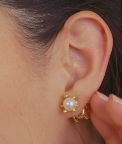 The Elaan Pearl Earrings