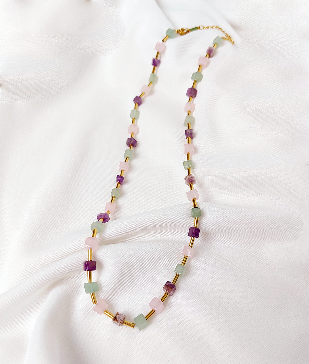 beaded necklace 