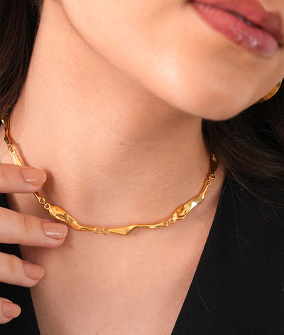 wave textured gold necklace
