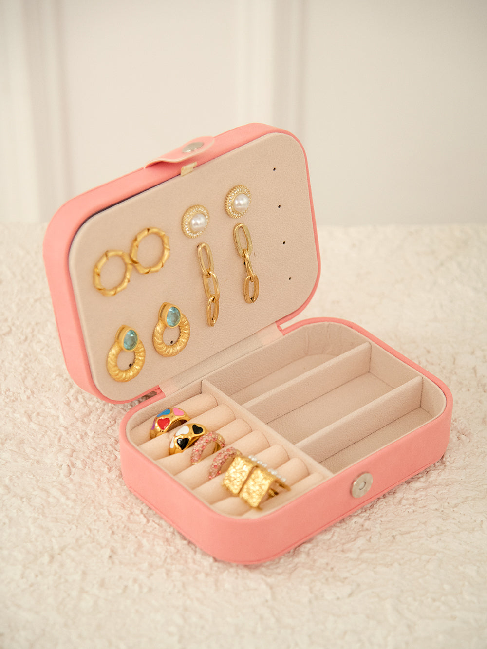 pink traveller case